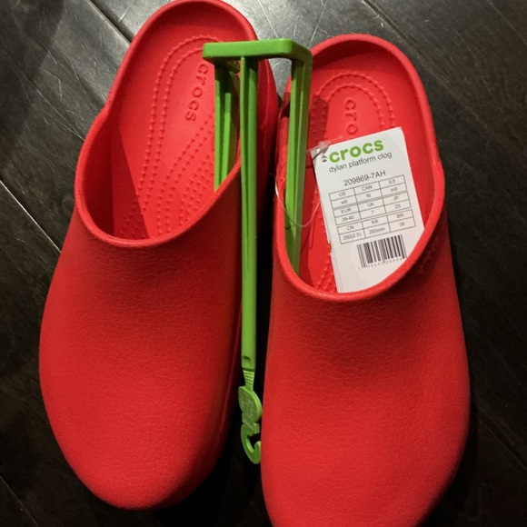 CROCS Vibrant Red Clogs - Picture 3 of 4